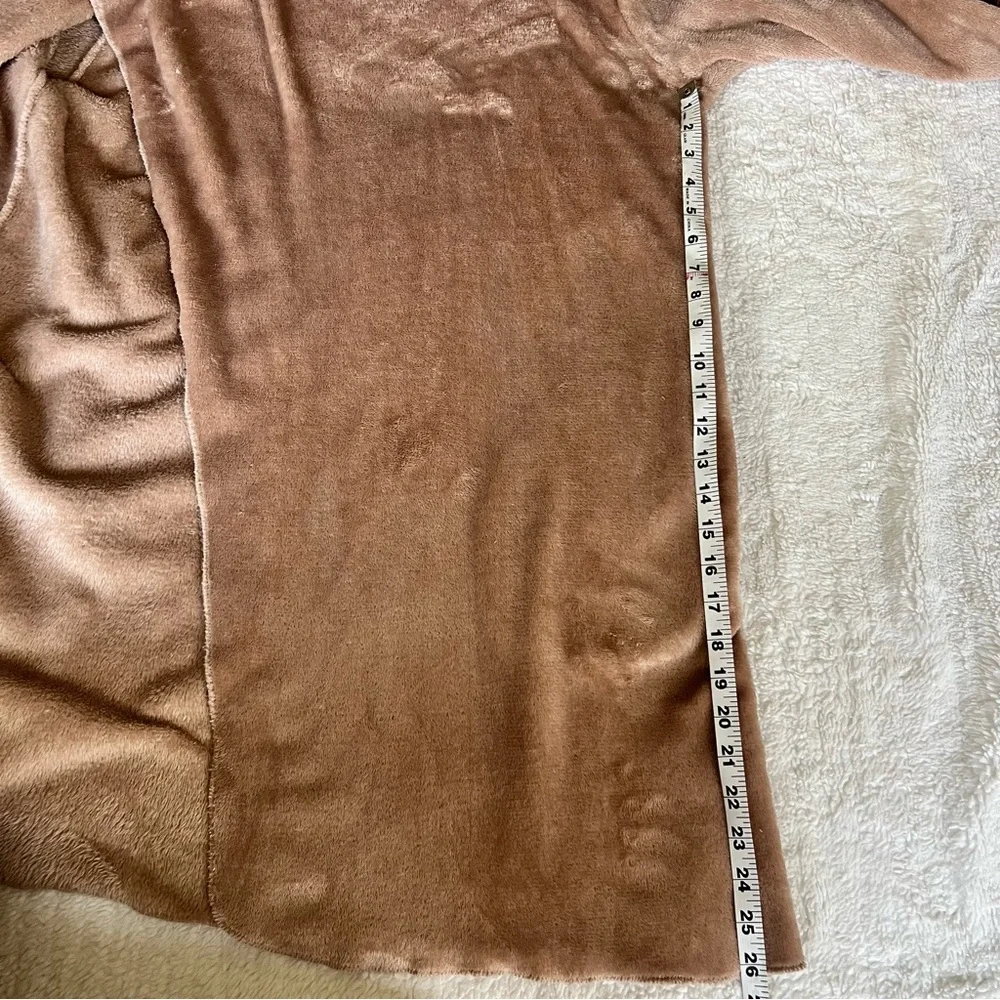 Daydream by Berkshire Home Cozy Robe Women Size S/M Tan Long Sleeves - Picture 8 of 10